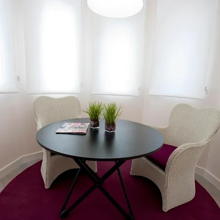 Hotel Primavera Perfume