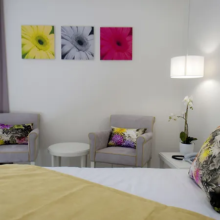 Hotel Primavera Perfume 3*