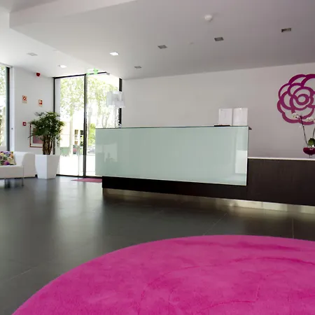 Hotel Primavera Perfume 3*