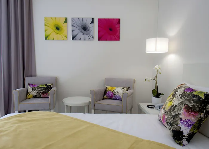 Hotel Primavera Perfume 3*